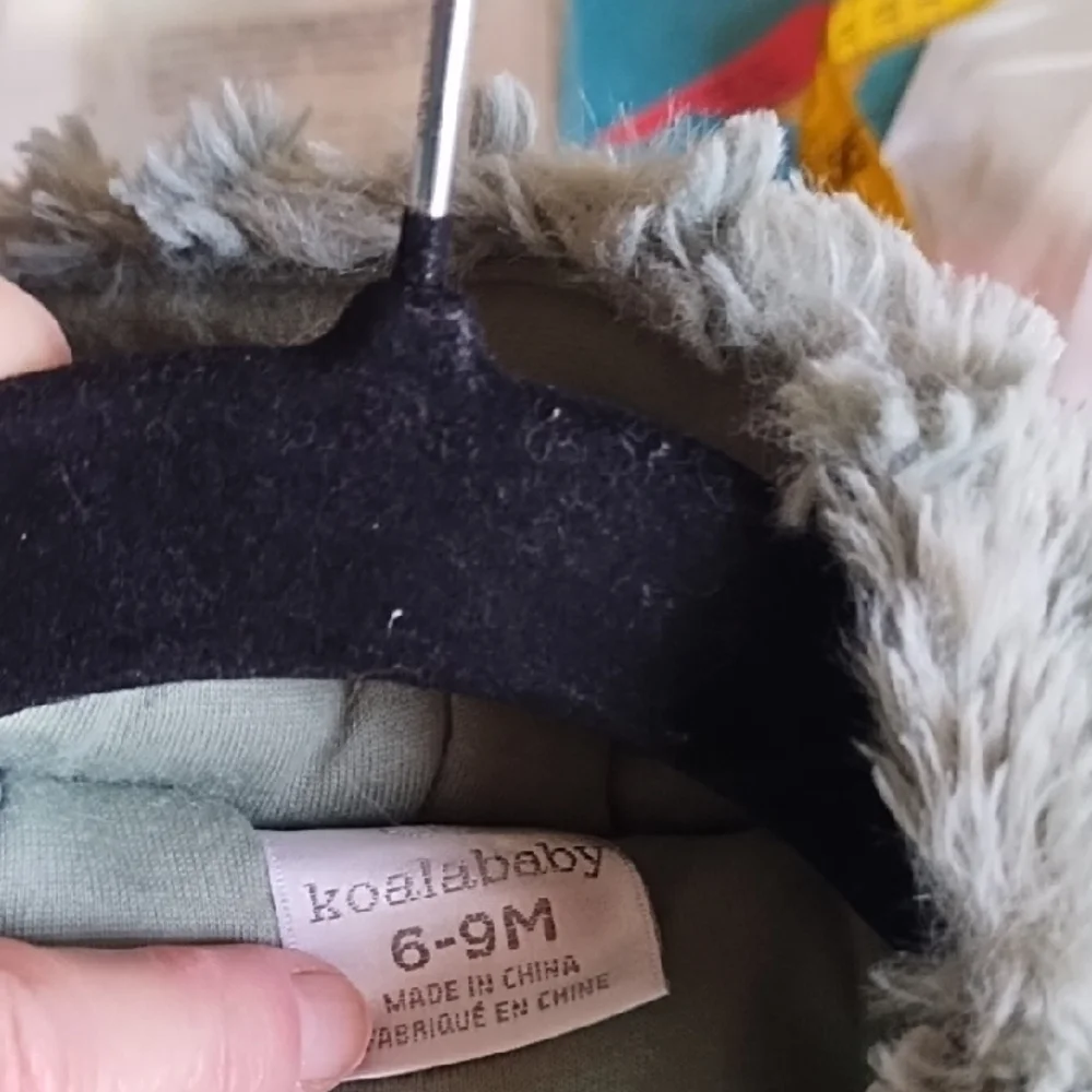 Koala baby EUC 6-9 Months Cozy Kids Fuzzy One Piece - Green Snowsuit.